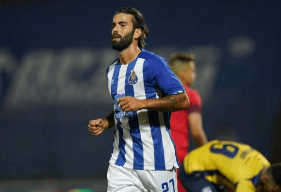 沙特呼运动员活力十足，英超舞台展现无限魅力的简单介绍