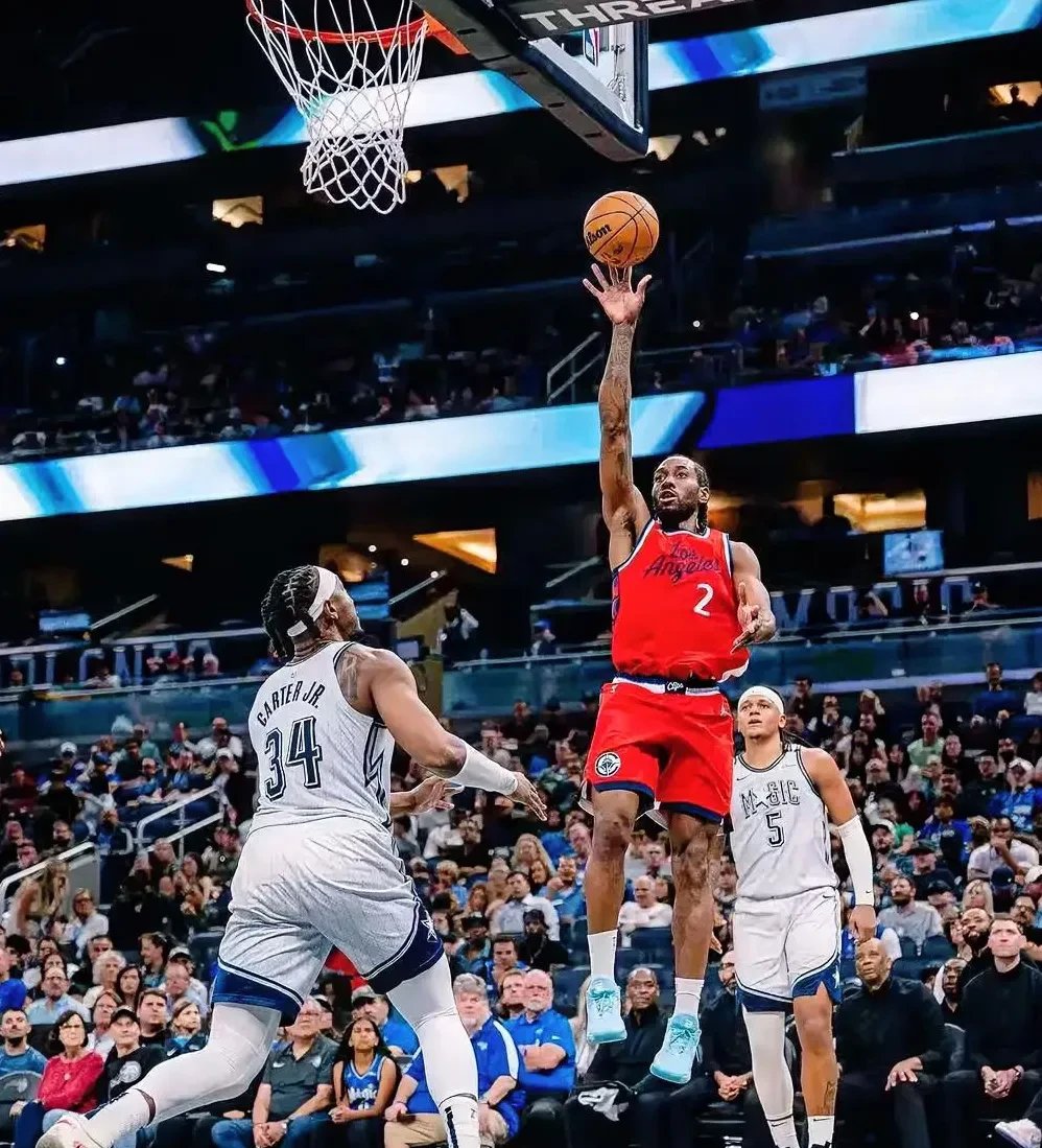 爱游戏在线-加拿大男篮力克澳大利亚男篮，麦科勒姆高光表现的简单介绍