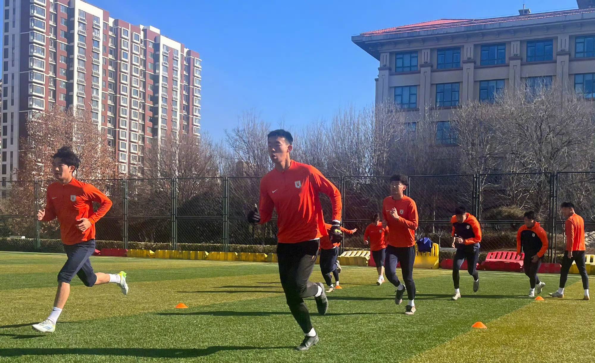 热身比赛结束，球员备战决赛阶段的简单介绍