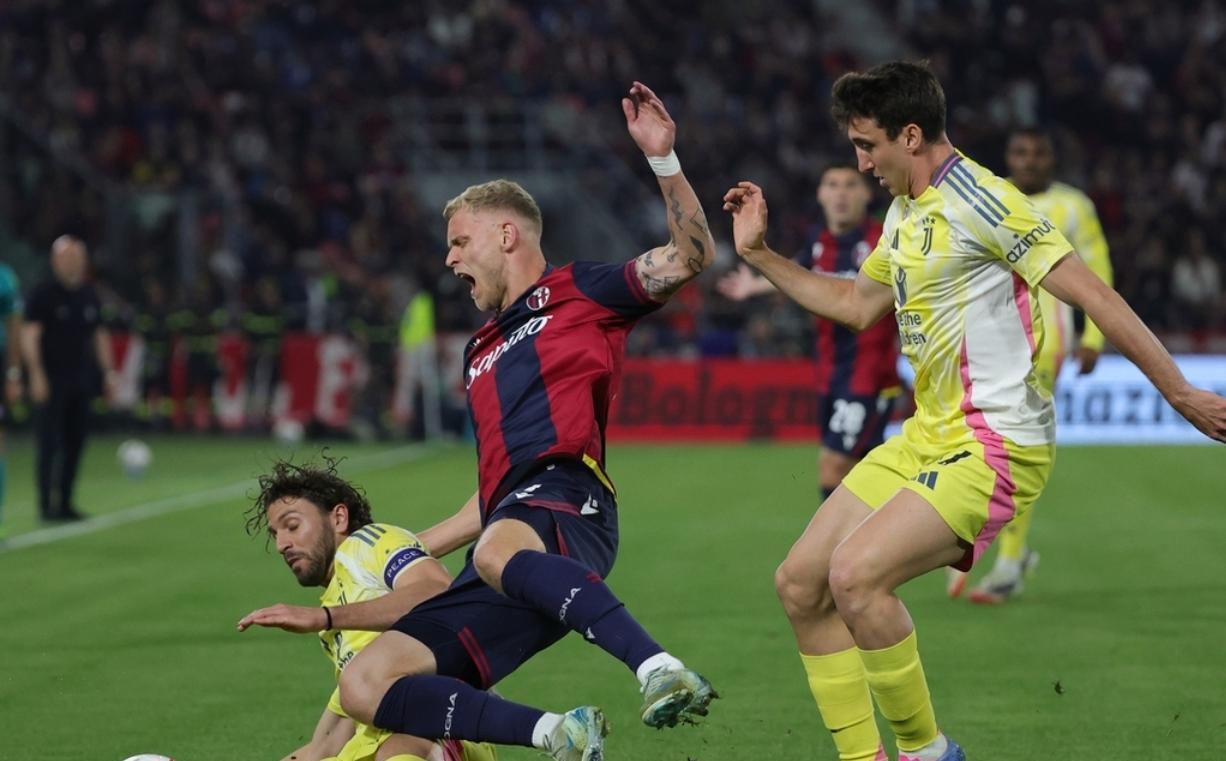 意甲联赛迎来一场场紧张对抗