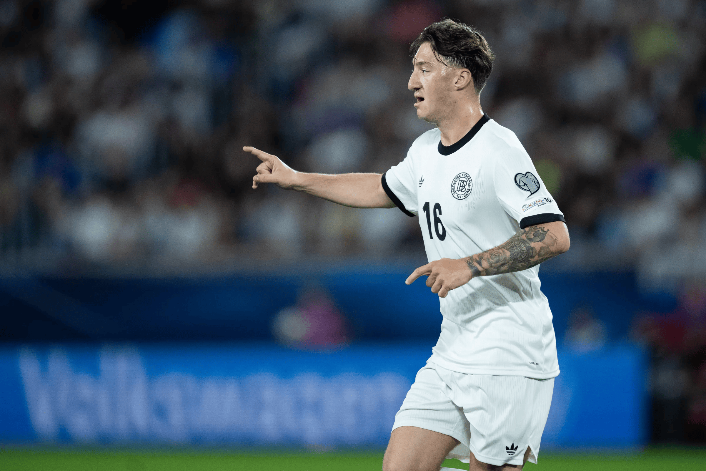 AYX官方直播-关于阿森纳边锋速度突破，助球队反超比分的信息