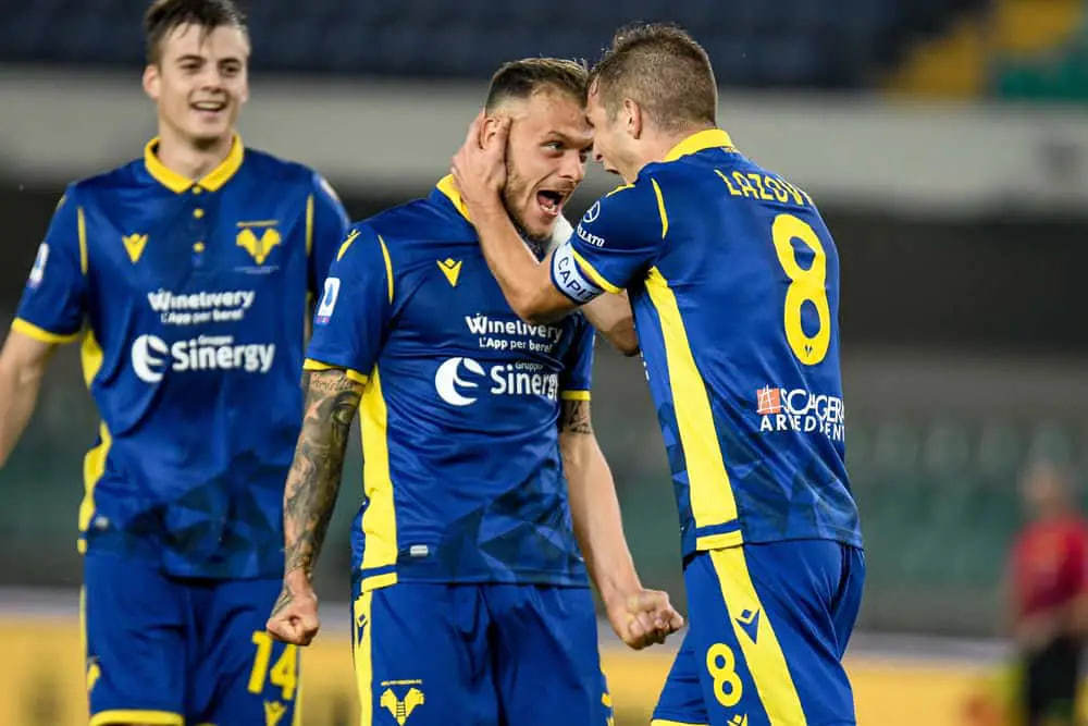 关于维罗纳后防坚不可摧，连场零封对手士气高涨的信息