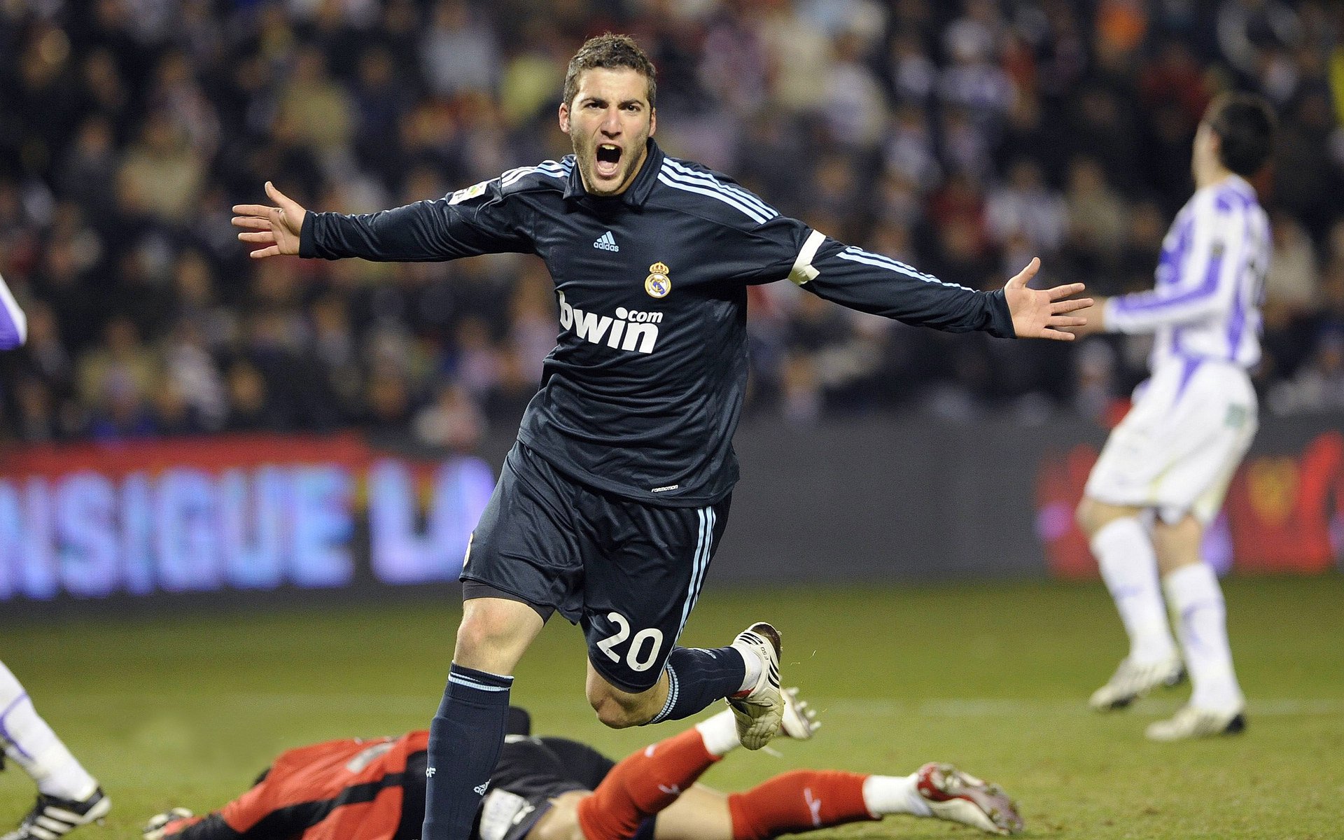 内马尔一锤定音,里昂对阵智利提前失去悬念